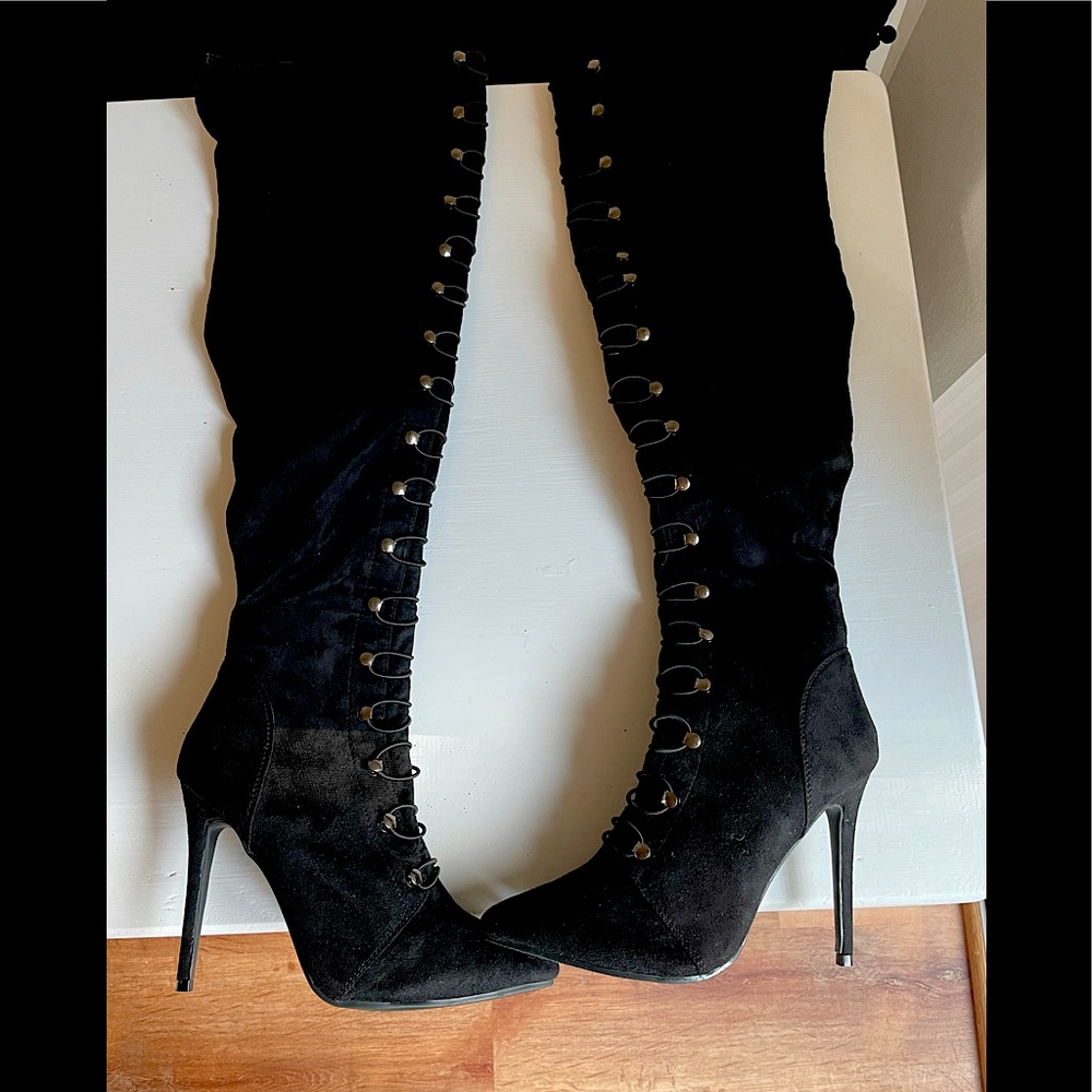 Knee high boots women’s size 10